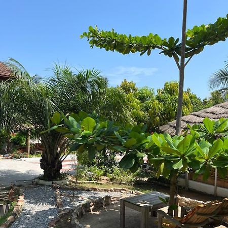 African Treasure Beach Resort Kokrobite Esterno foto
