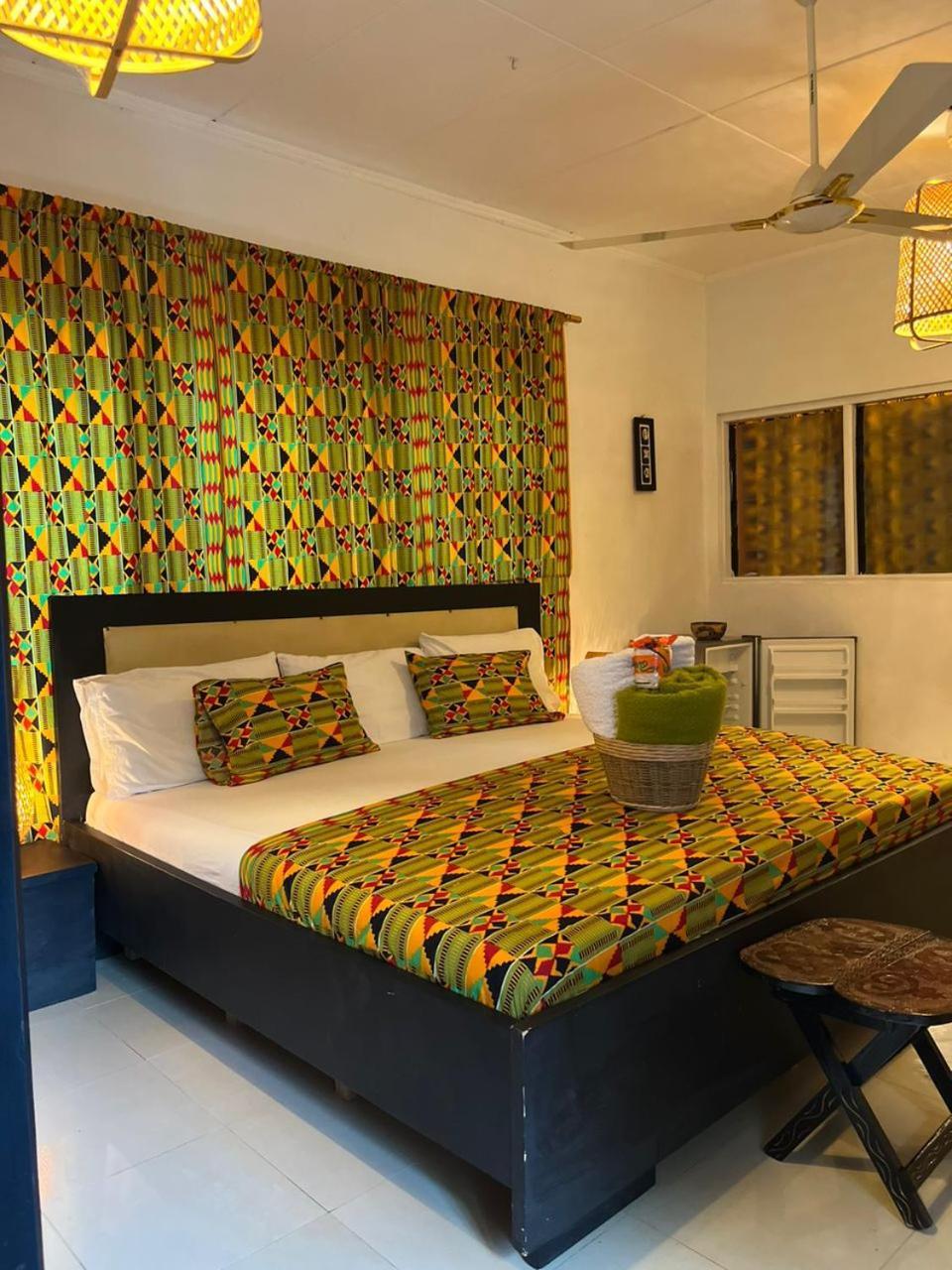 African Treasure Beach Resort Kokrobite Esterno foto