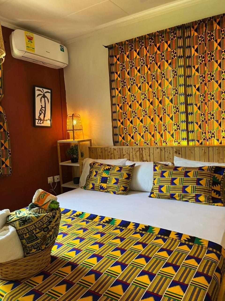 African Treasure Beach Resort Kokrobite Esterno foto
