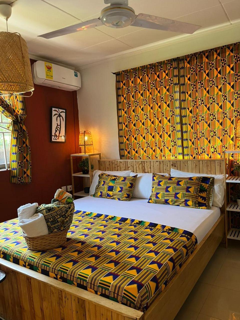 African Treasure Beach Resort Kokrobite Esterno foto