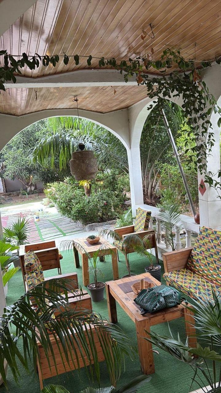 African Treasure Beach Resort Kokrobite Esterno foto