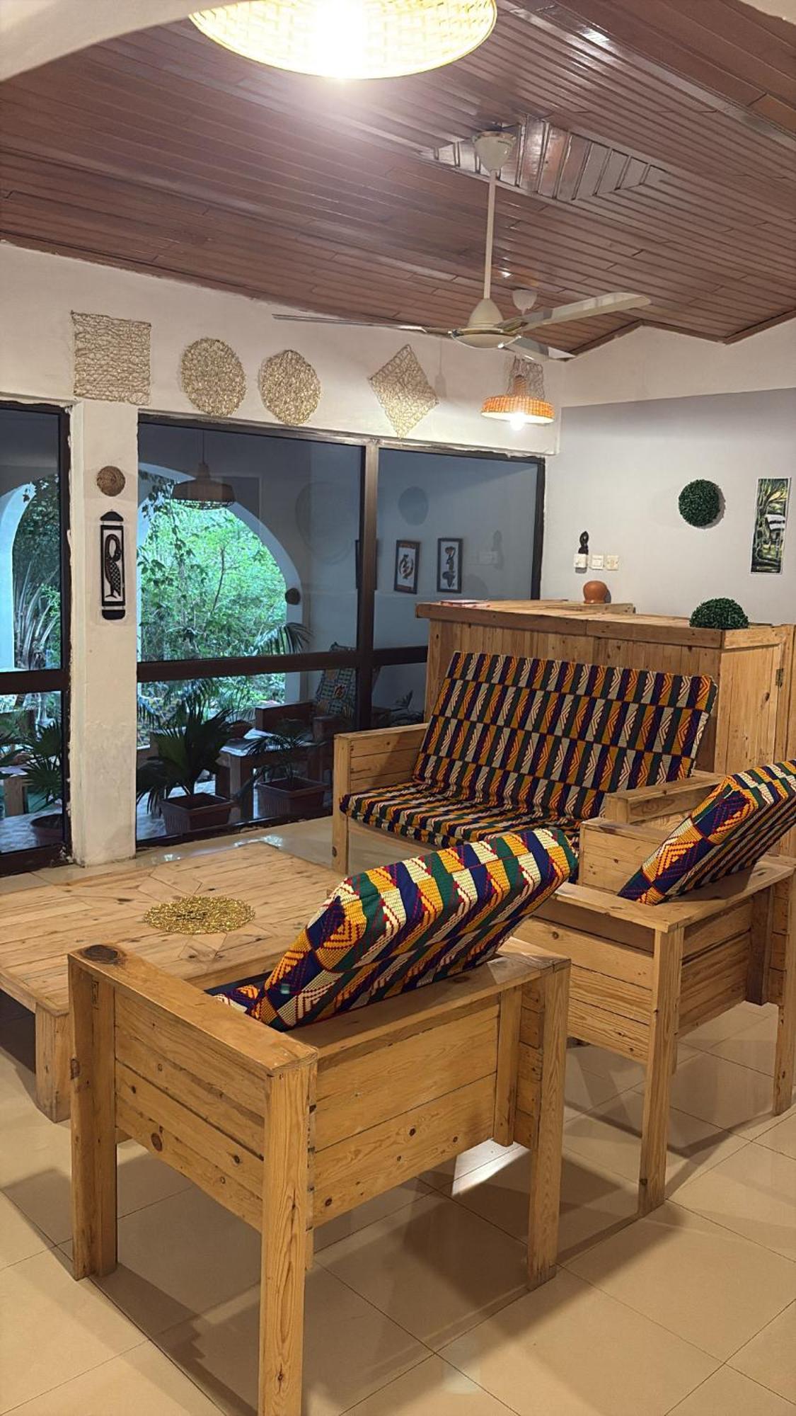 African Treasure Beach Resort Kokrobite Esterno foto
