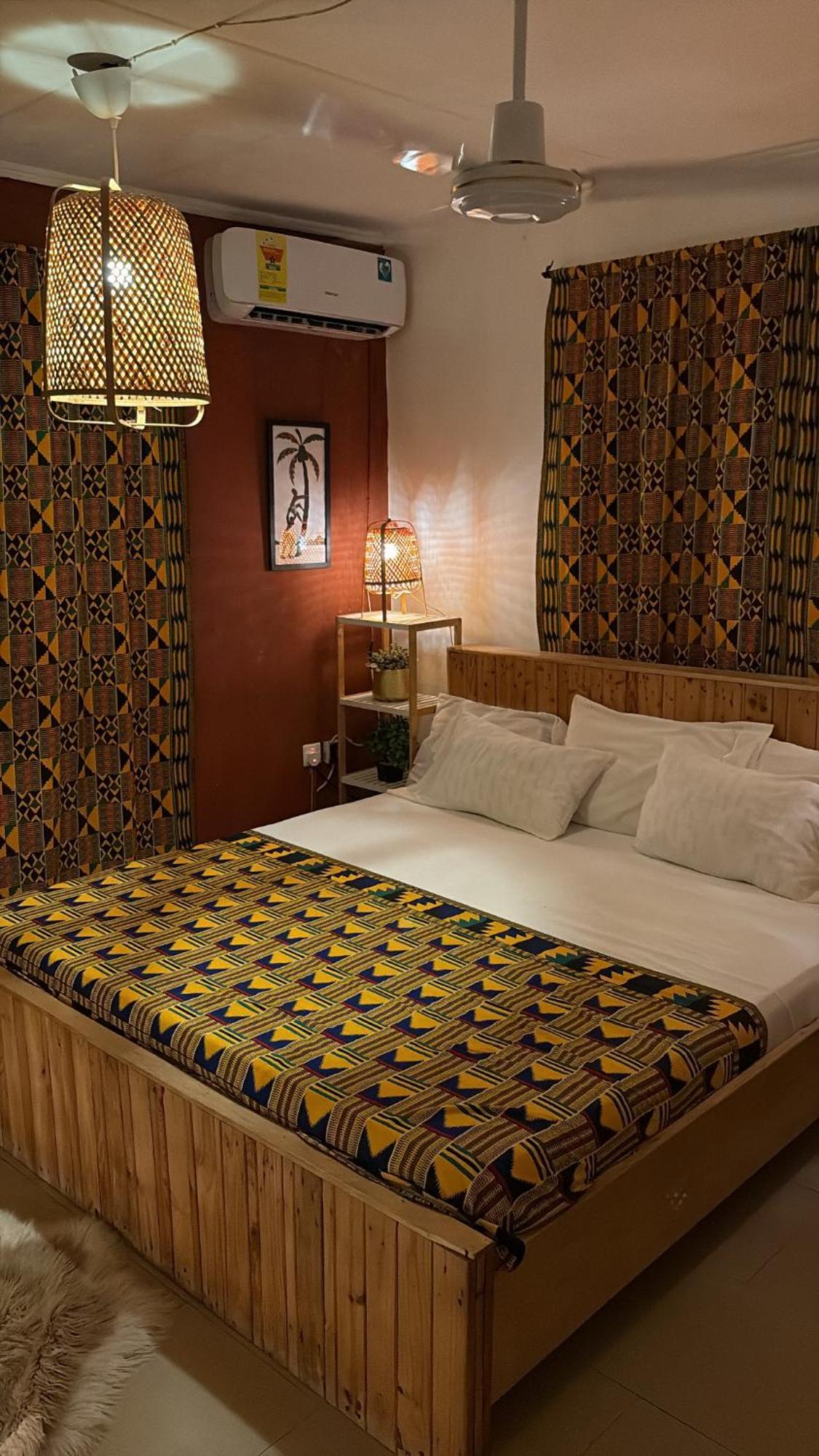 African Treasure Beach Resort Kokrobite Esterno foto